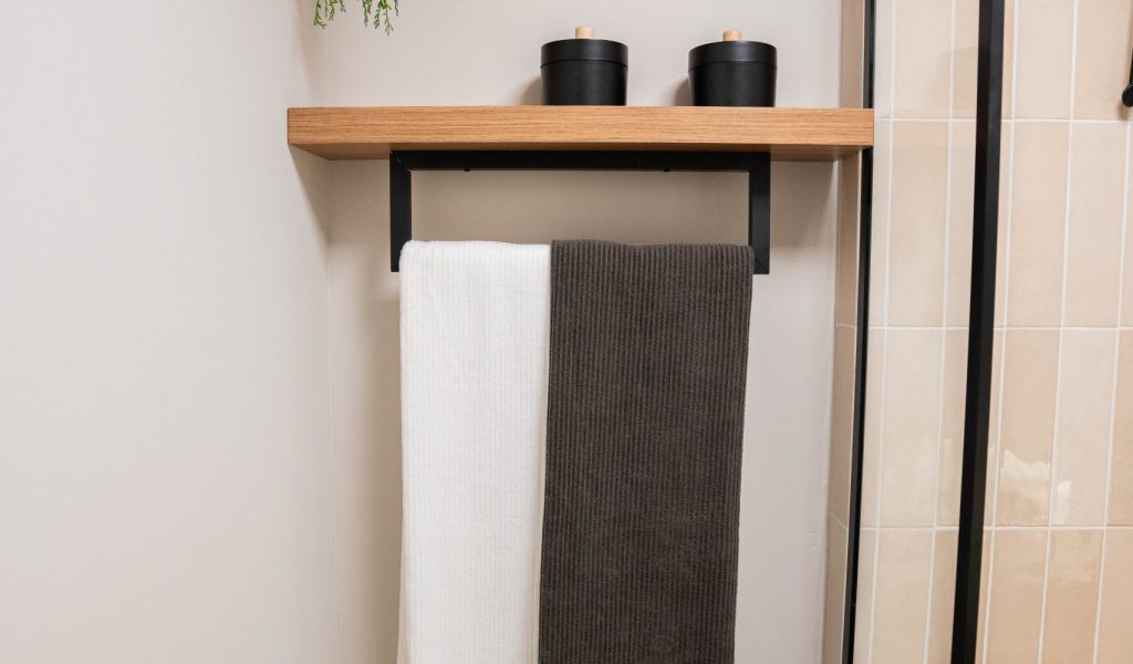 OLI-STAND-45-scaled